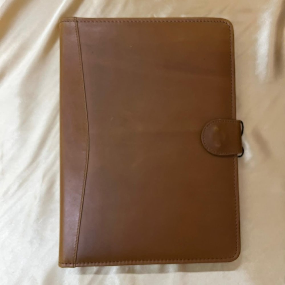NWT Aaron Leather Goods 1pc bag